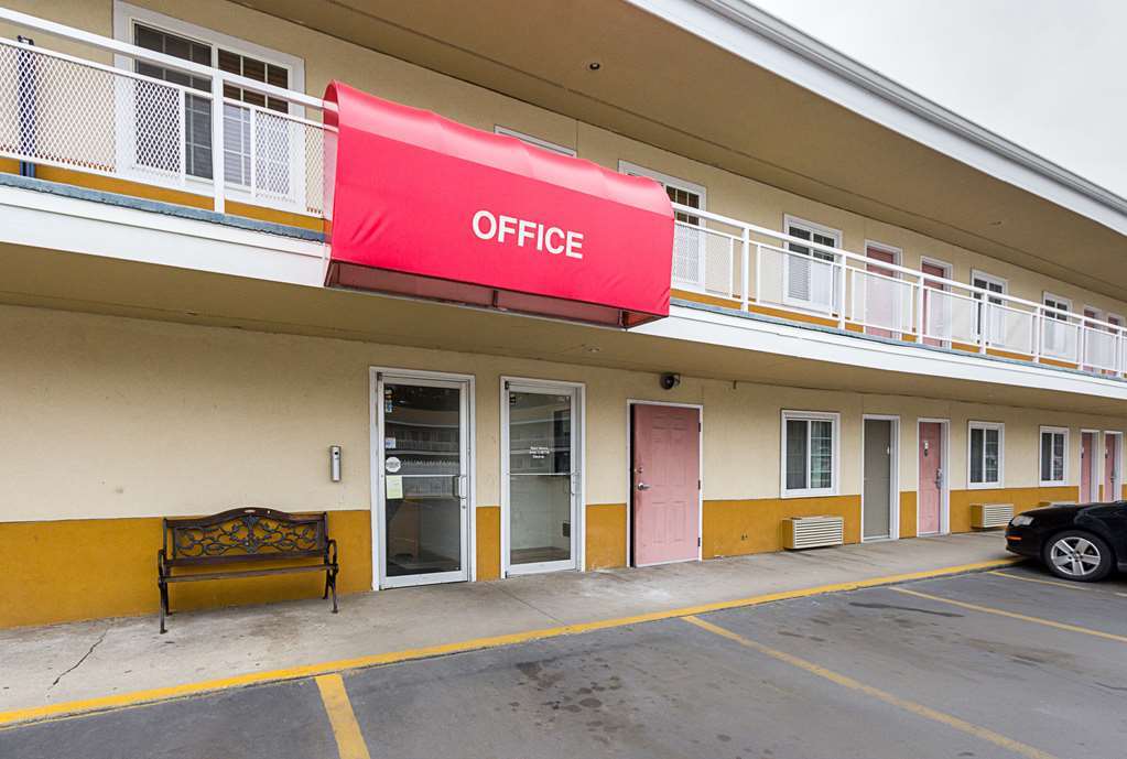 Rodeway Inn West Dodge Omaha Eksteriør bilde